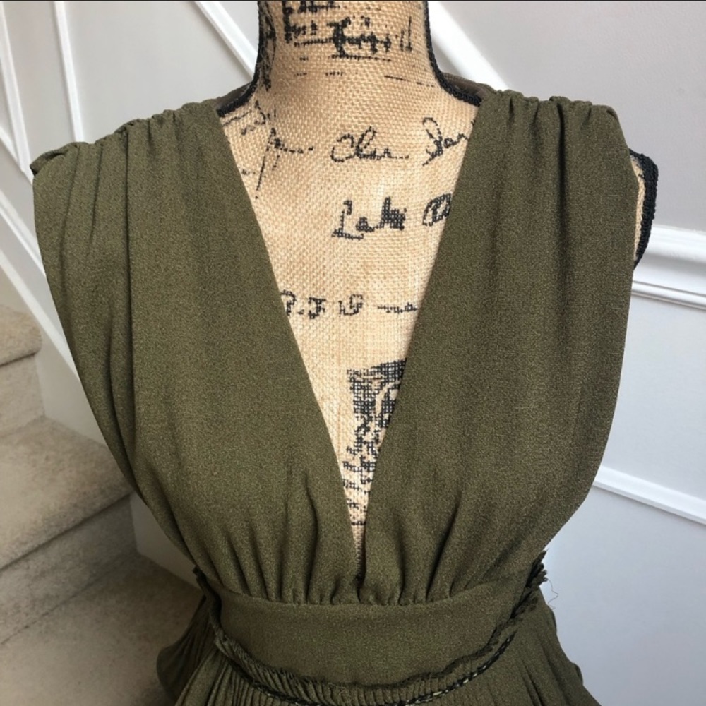 Olive green ruffle tiered dress - Picture 4 of 7